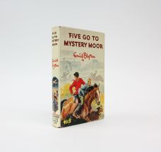 FIVE GO TO MYSTERY MOOR