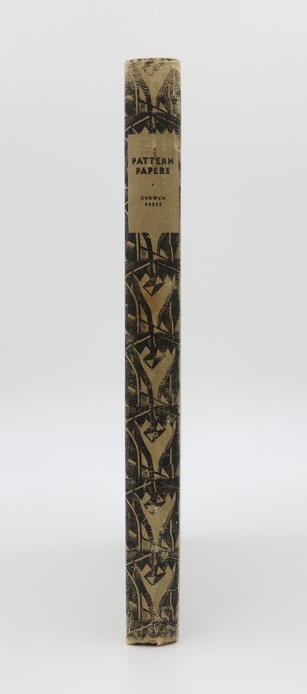 A SPECIMEN PAPER BOOK OF PATTERN PAPERS DESIGNED FOR AND IN USE AT THE CURWEN PRESS -  image 2