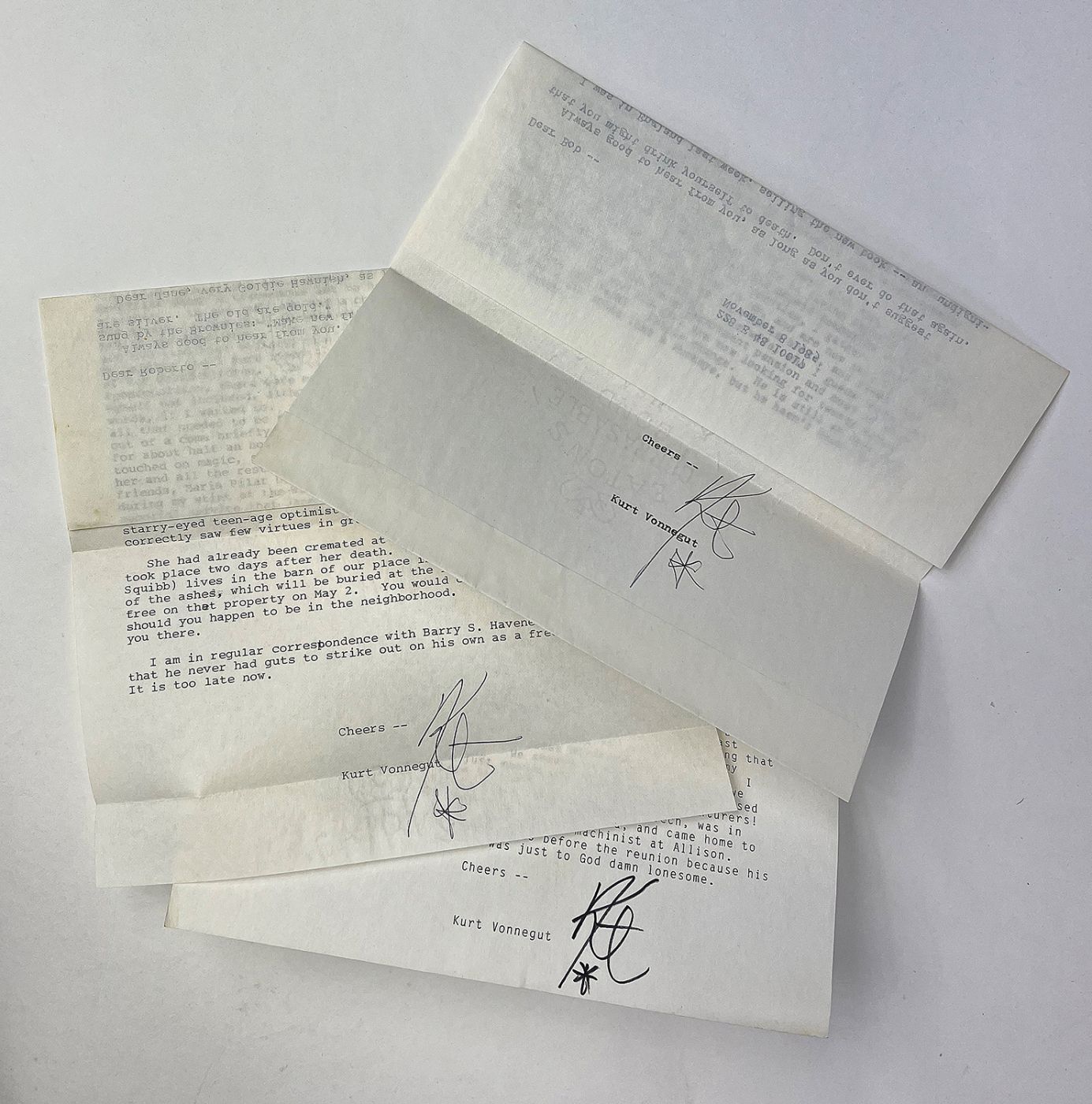 AN ARCHIVE OF ORIGINAL LETTERS FROM KURT VONNEGUT TO ROBERT POINDEXTER PACE, COMPLETE WITH THEIR ORIGINAL STAMPED, ADDRESSED ENVELOPES. -  image 2