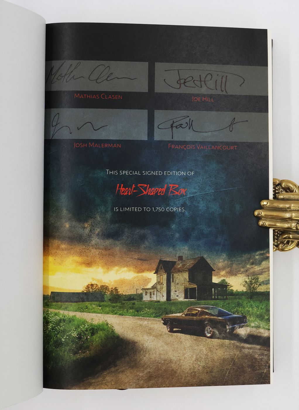 HEART-SHAPED BOX -  image 4