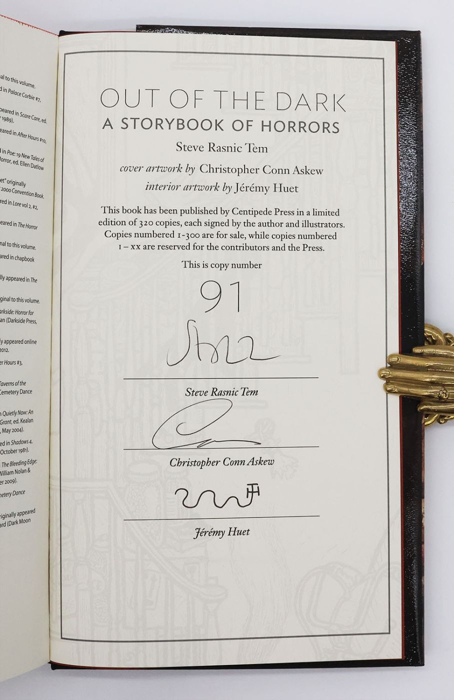 OUT OF THE DARK. -  image 2