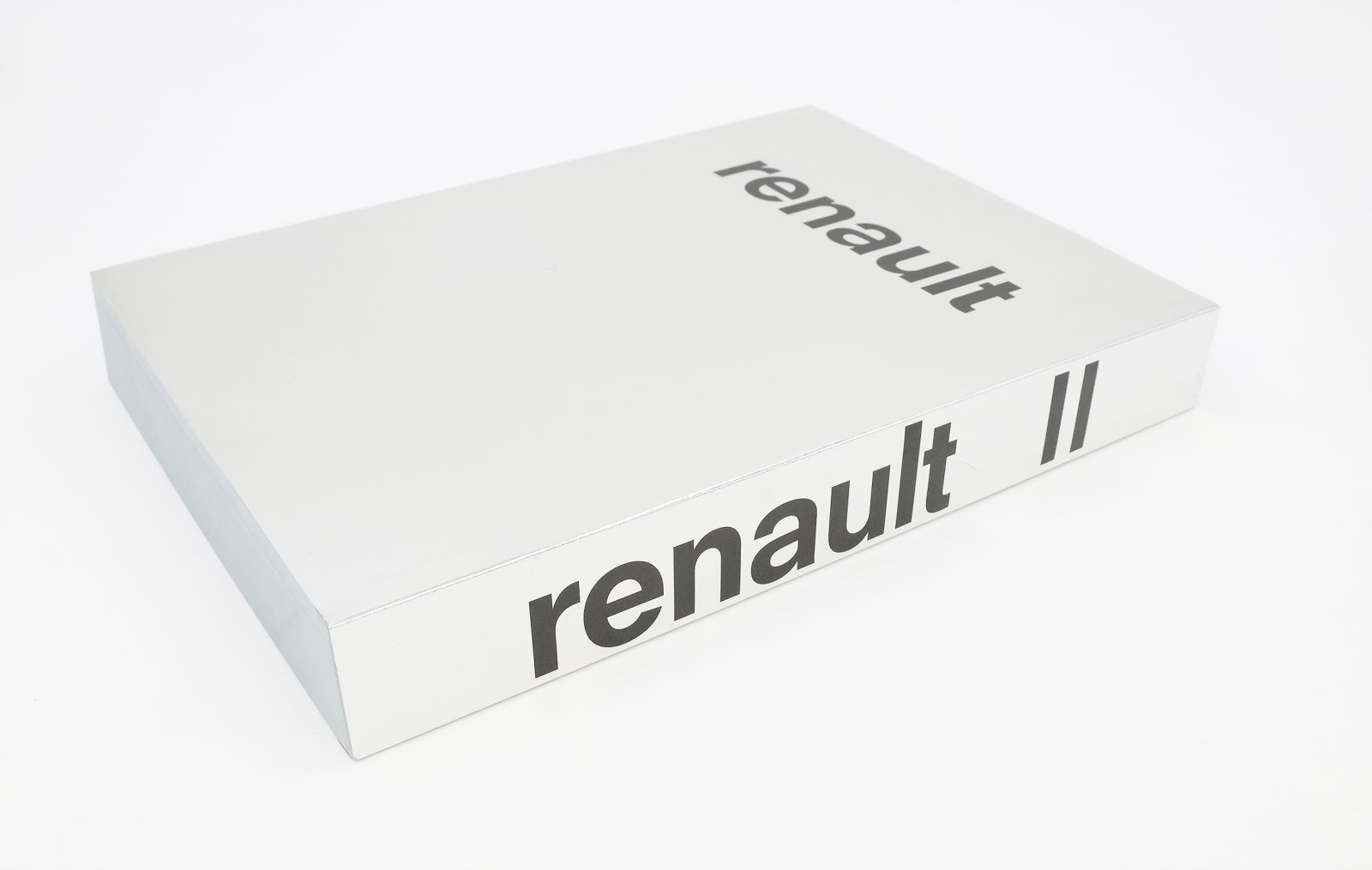 RENAULT = PRESENT -  image 3