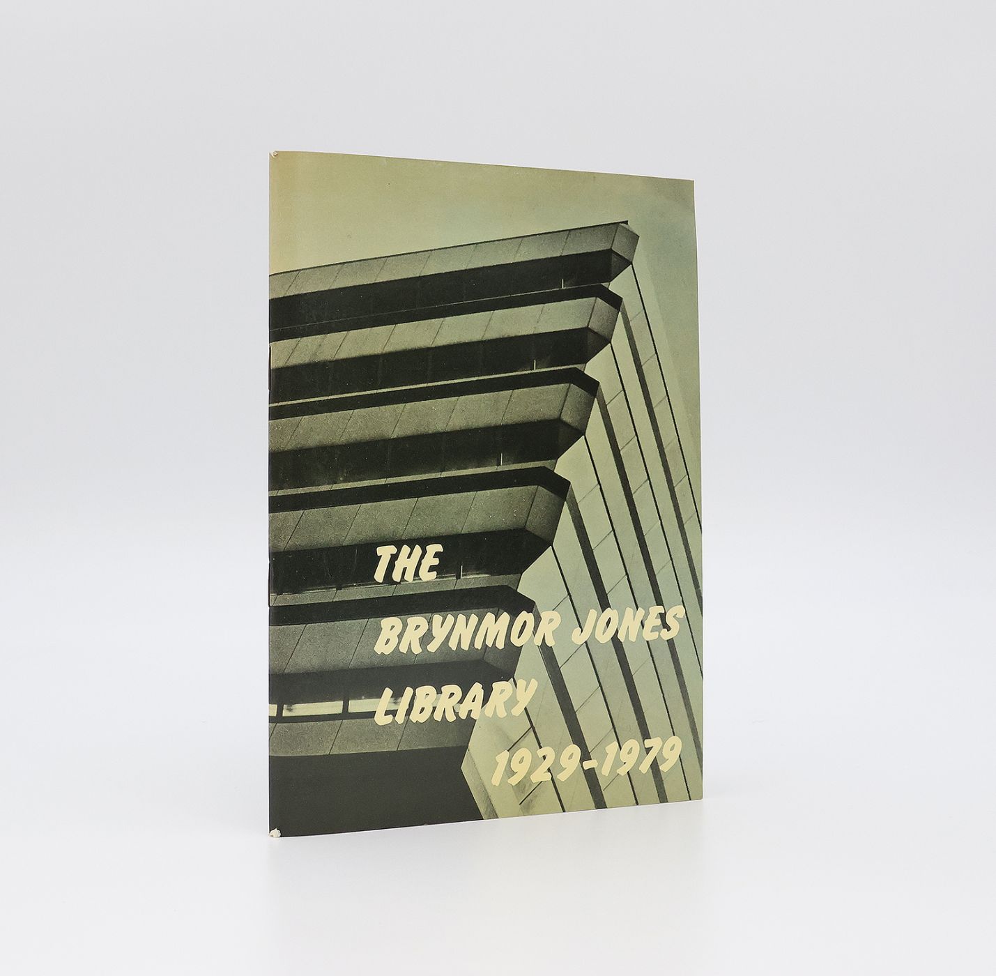 THE BRYNMOR JONES LIBRARY, 1929-1979; and 'A LIFTED STUDY-STOREHOUSE': THE BRYNMOR JONES LIBRARY, 1929-1979, UPDATED to 1985 BY MAEVE BRENNAN -  image 2