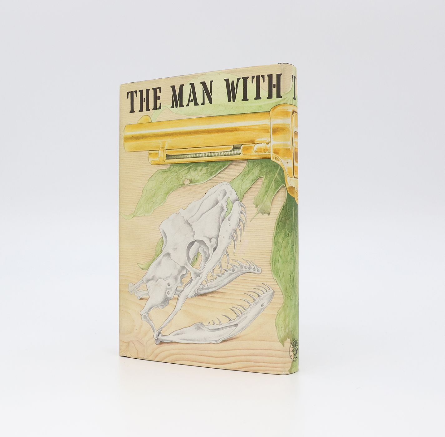 THE MAN WITH THE GOLDEN GUN -  image 3