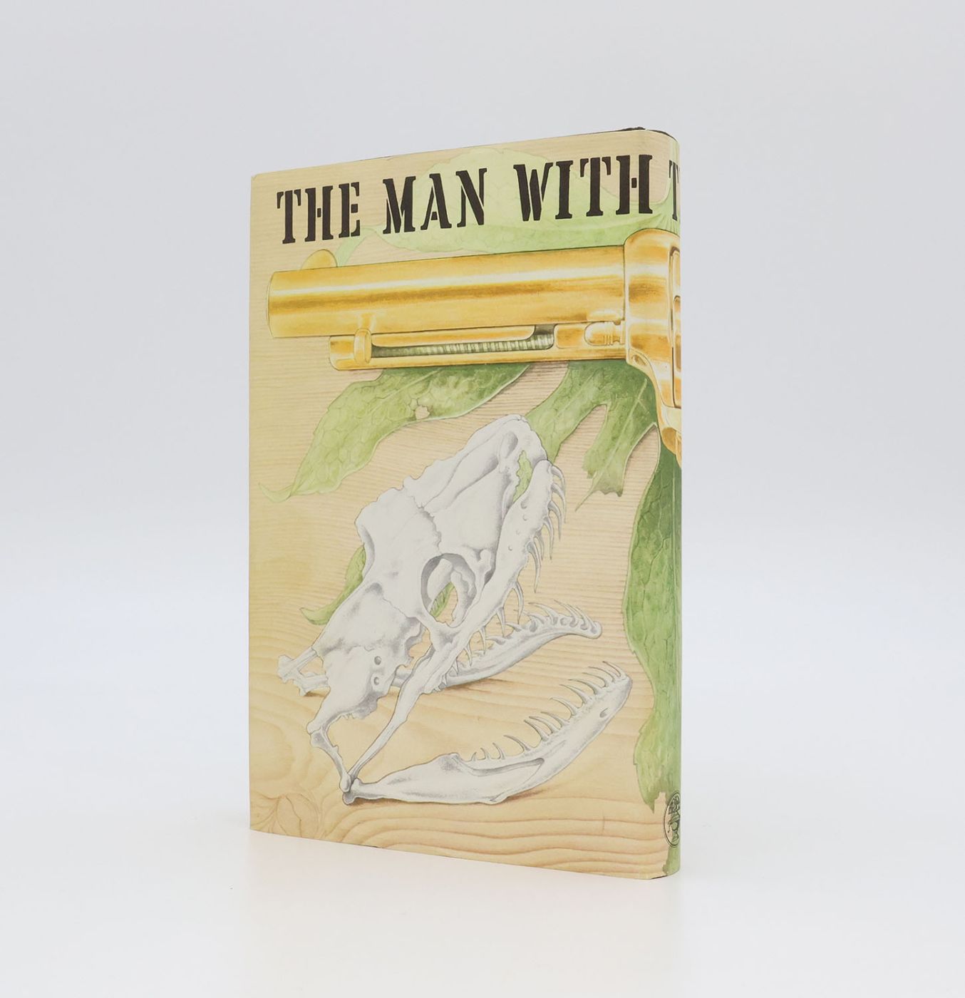 THE MAN WITH THE GOLDEN GUN -  image 3